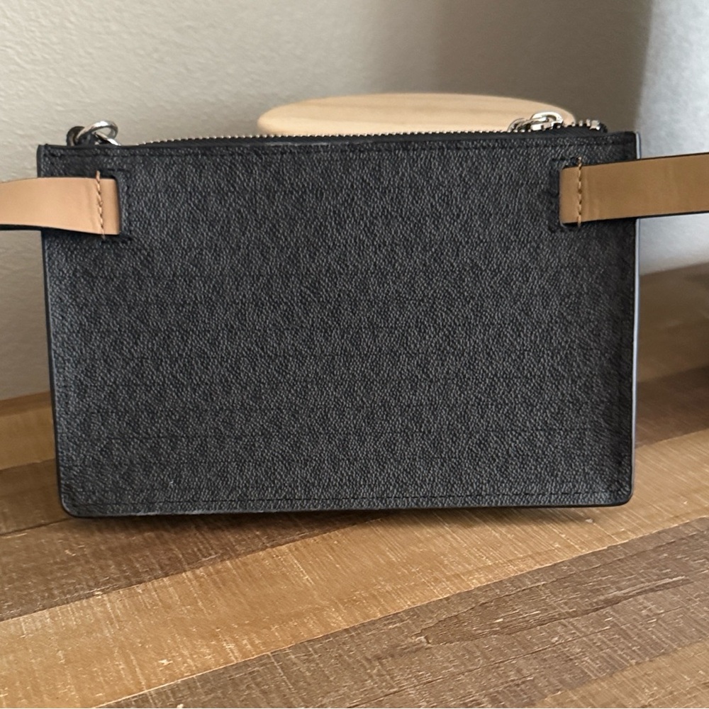 Michael Kors belt pouch - Picture 3 of 7
